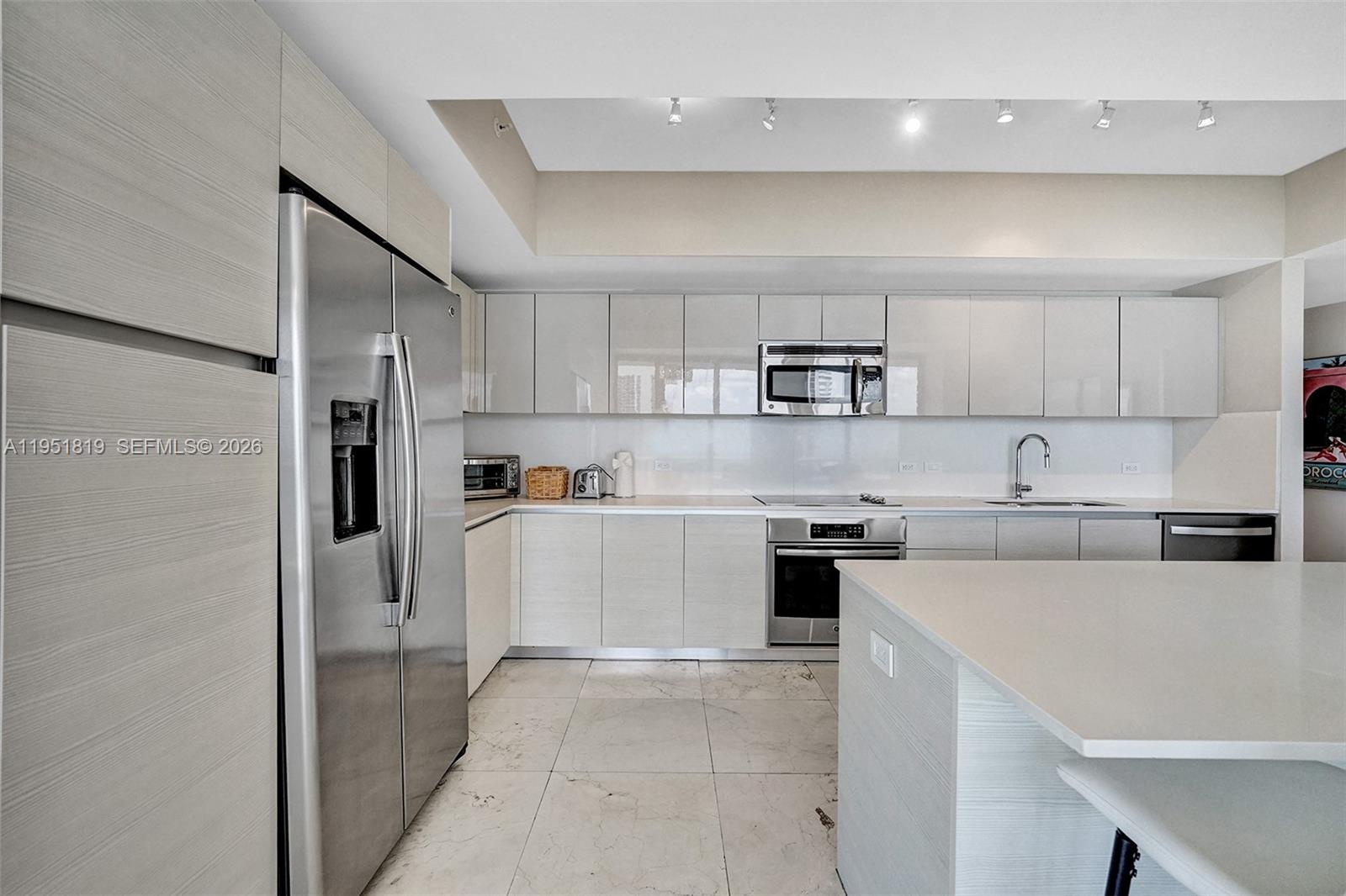 BEACHWALK CONDOMINIUM - Residential