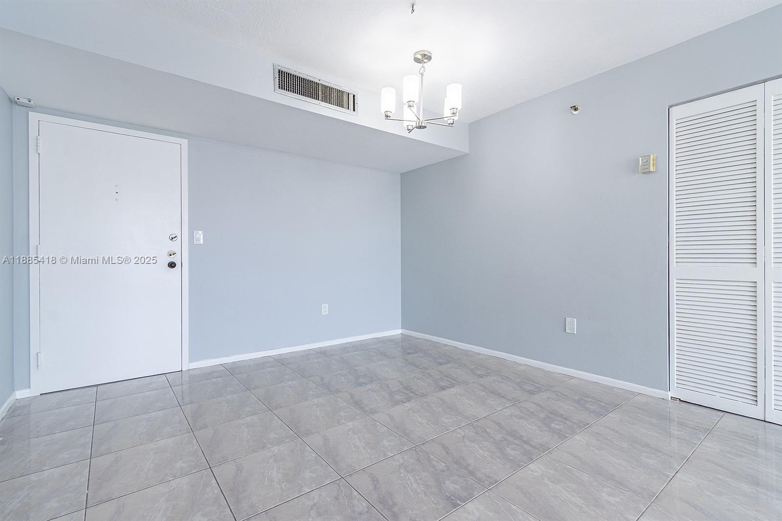 WINSTON TOWERS 600 CONDO - Residential