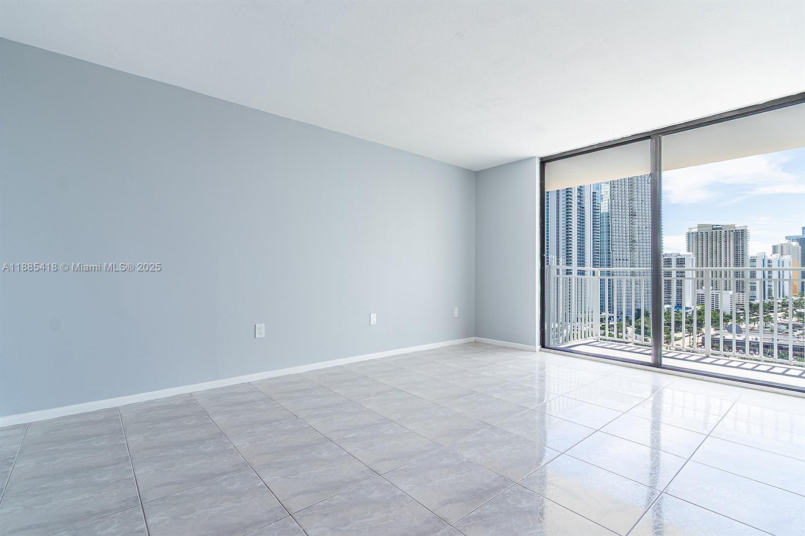 WINSTON TOWERS 600 CONDO - Residential