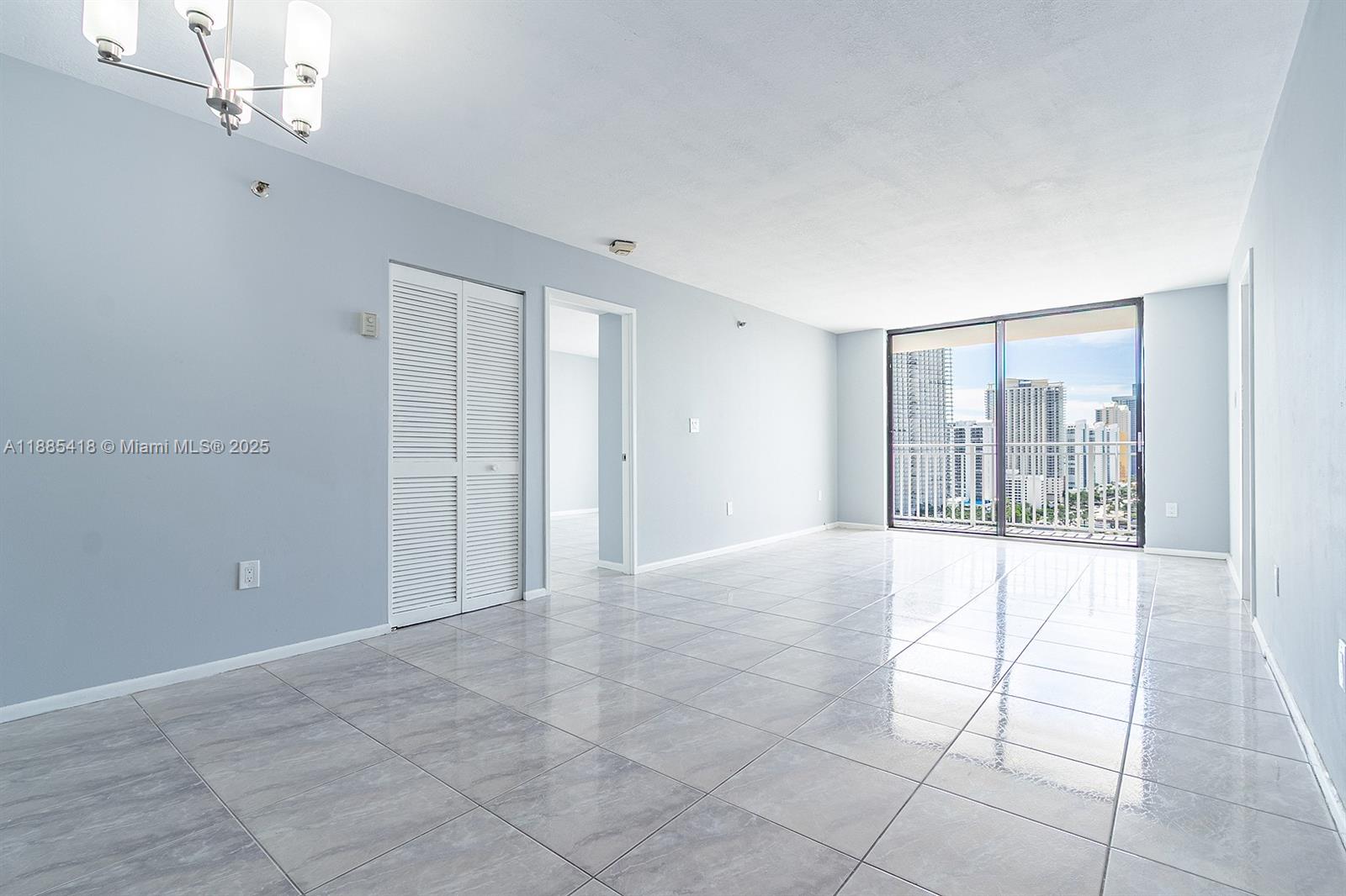 WINSTON TOWERS 600 CONDO - Residential