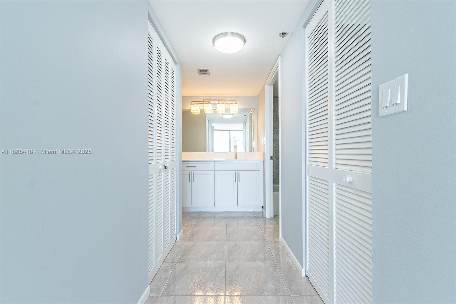 WINSTON TOWERS 600 CONDO - Residential