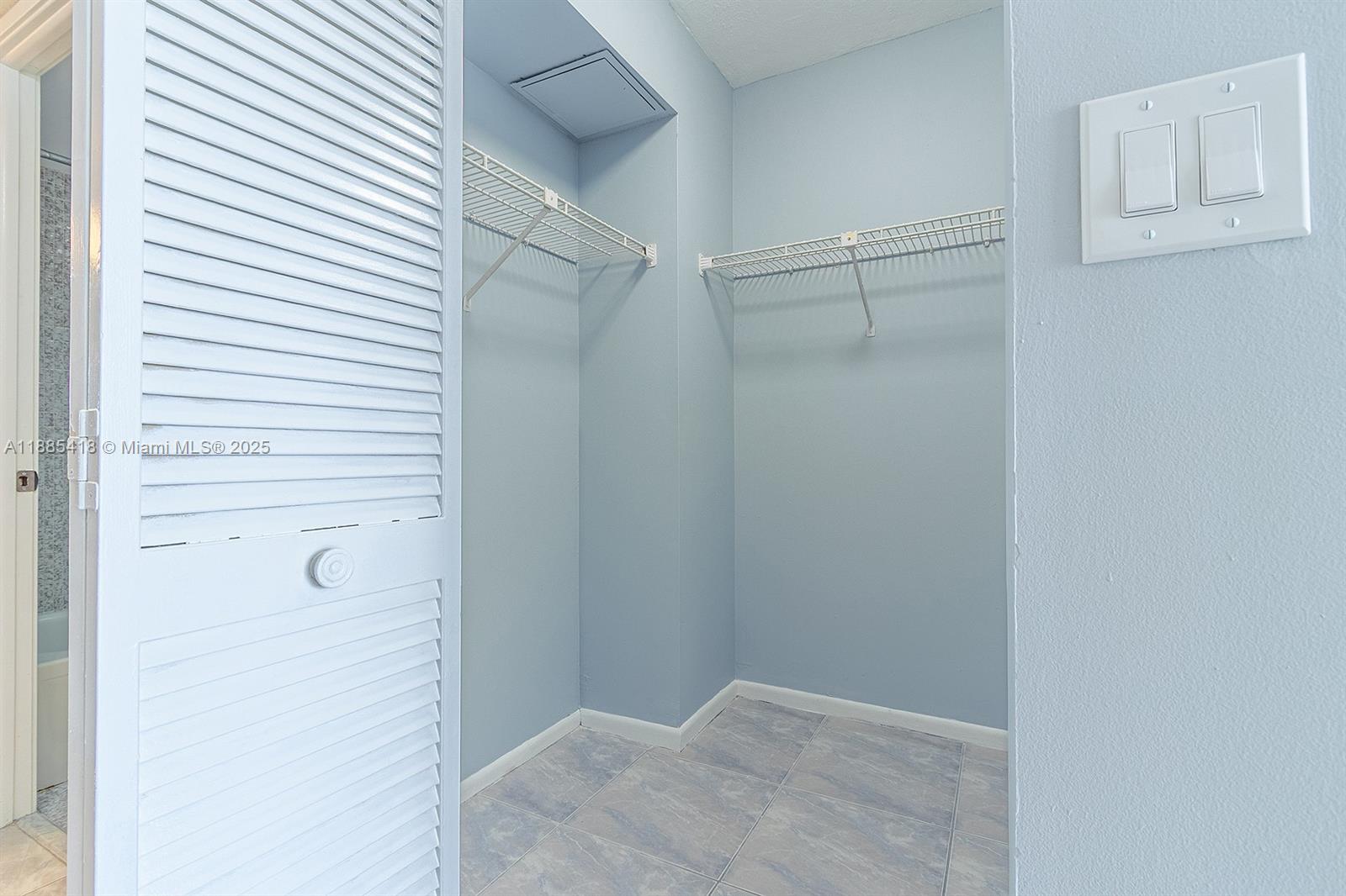 WINSTON TOWERS 600 CONDO - Residential