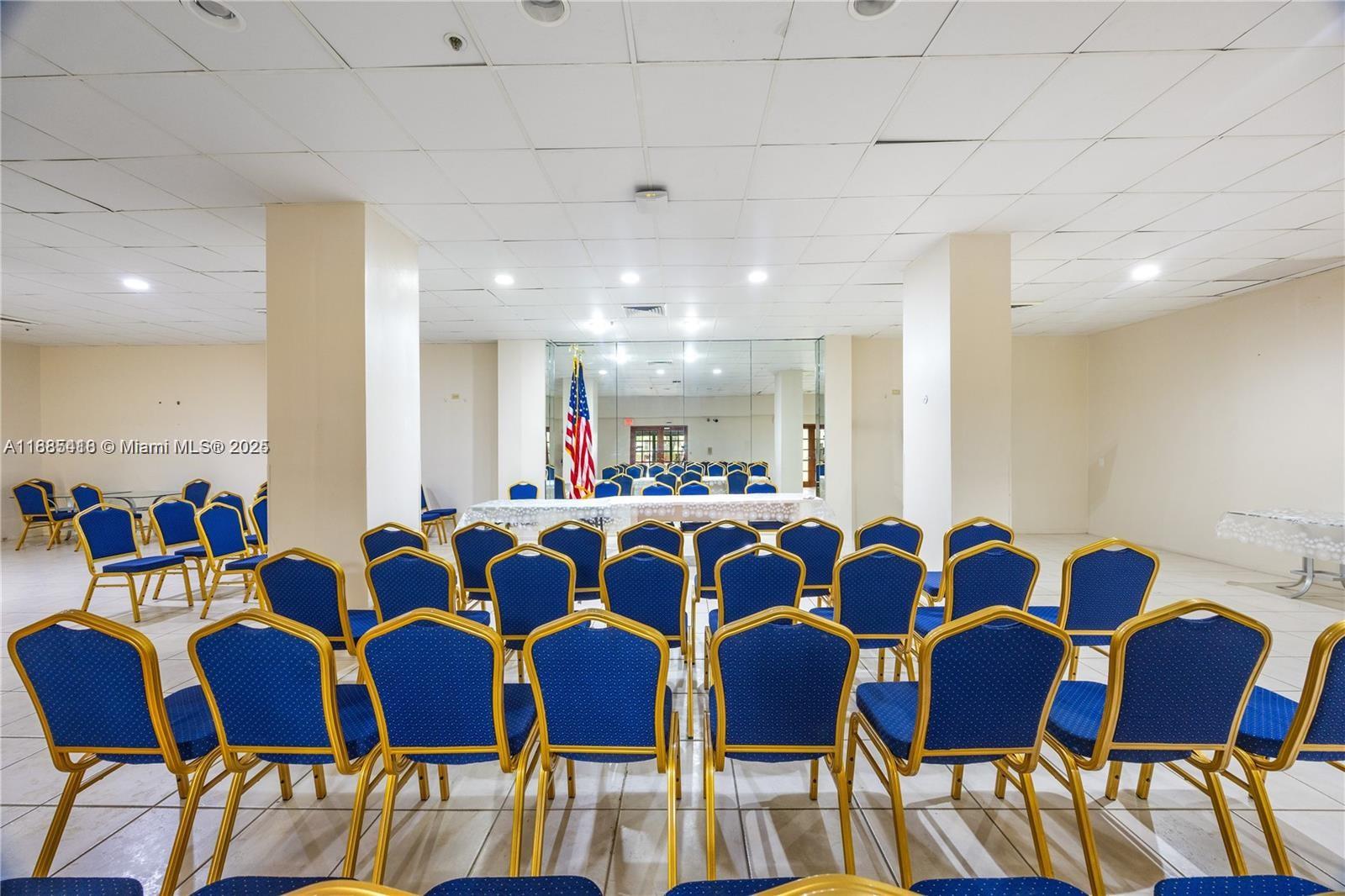 WINSTON TOWERS 600 CONDO - Residential