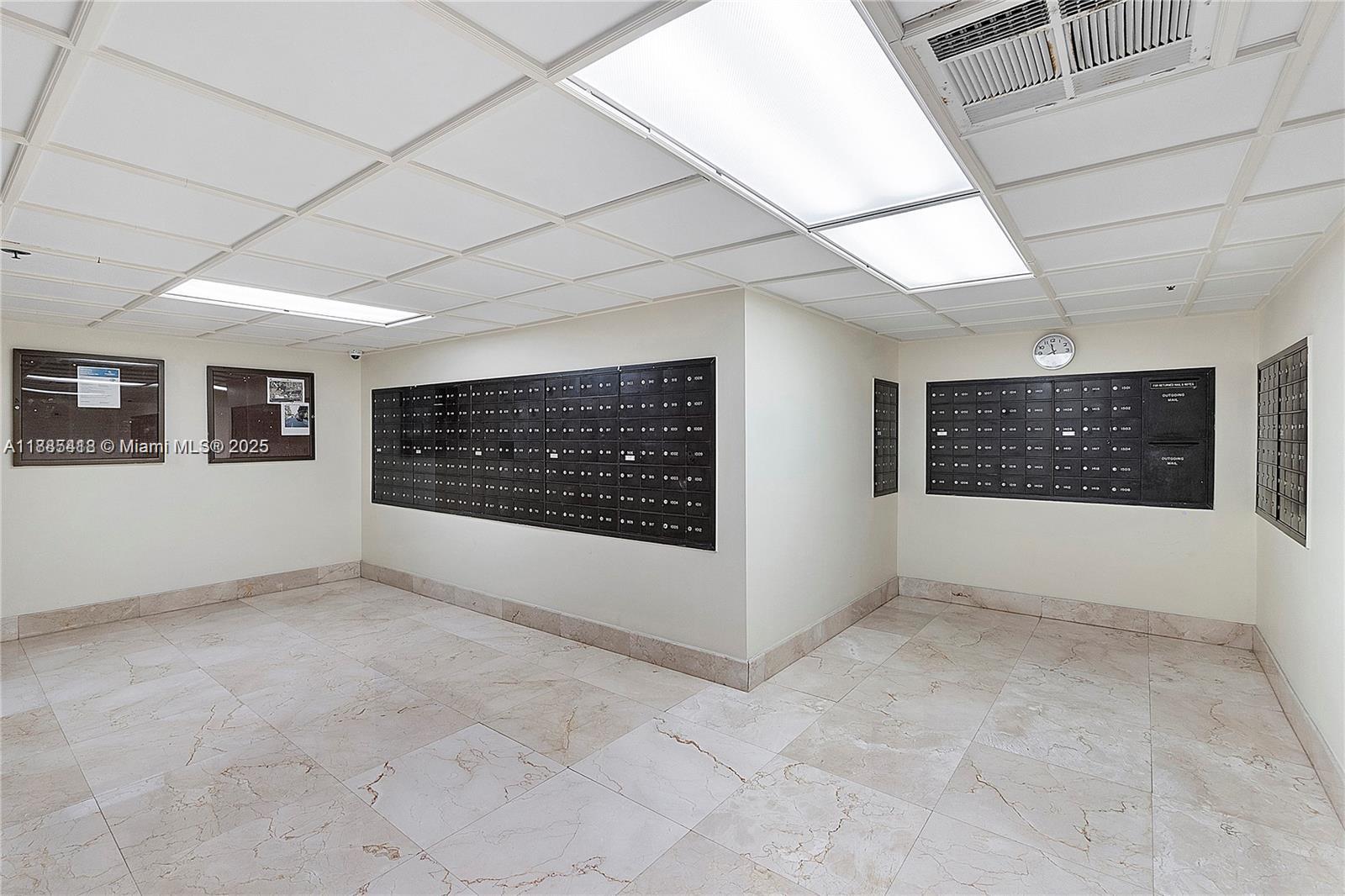 WINSTON TOWERS 600 CONDO - Residential