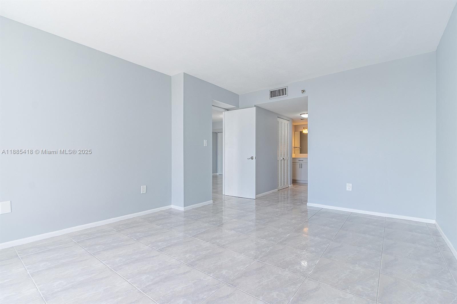 WINSTON TOWERS 600 CONDO - Residential