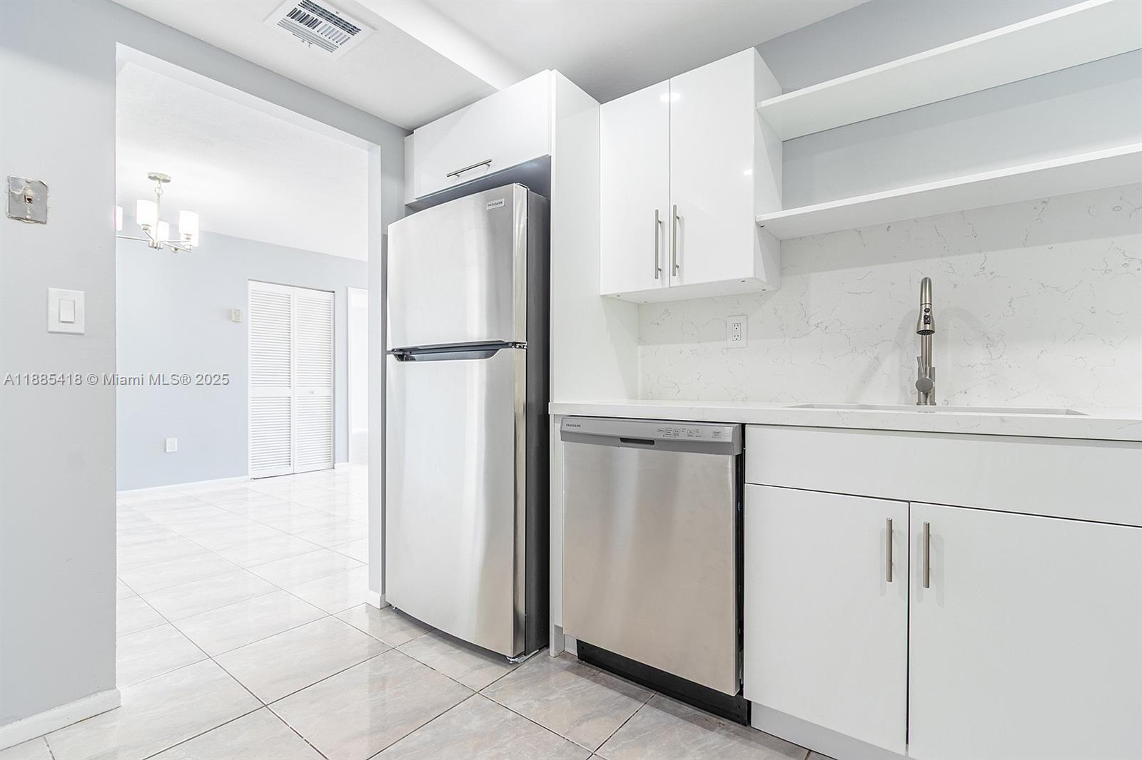 WINSTON TOWERS 600 CONDO - Residential