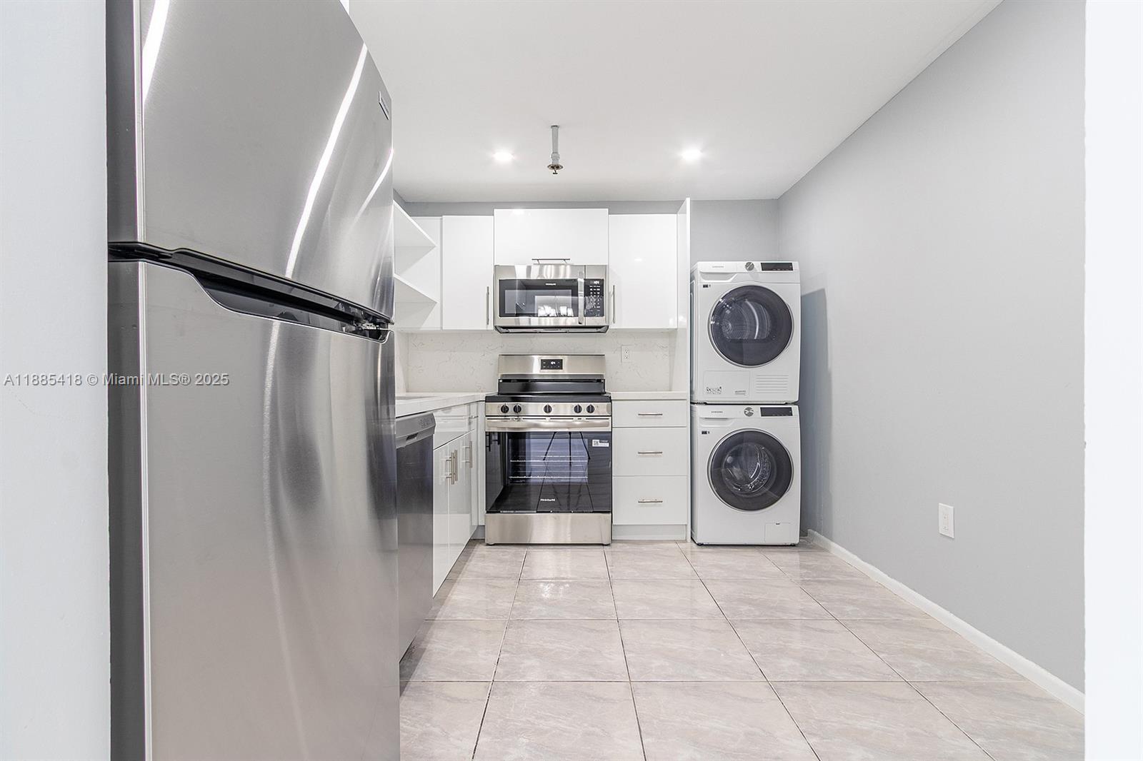 WINSTON TOWERS 600 CONDO - Residential