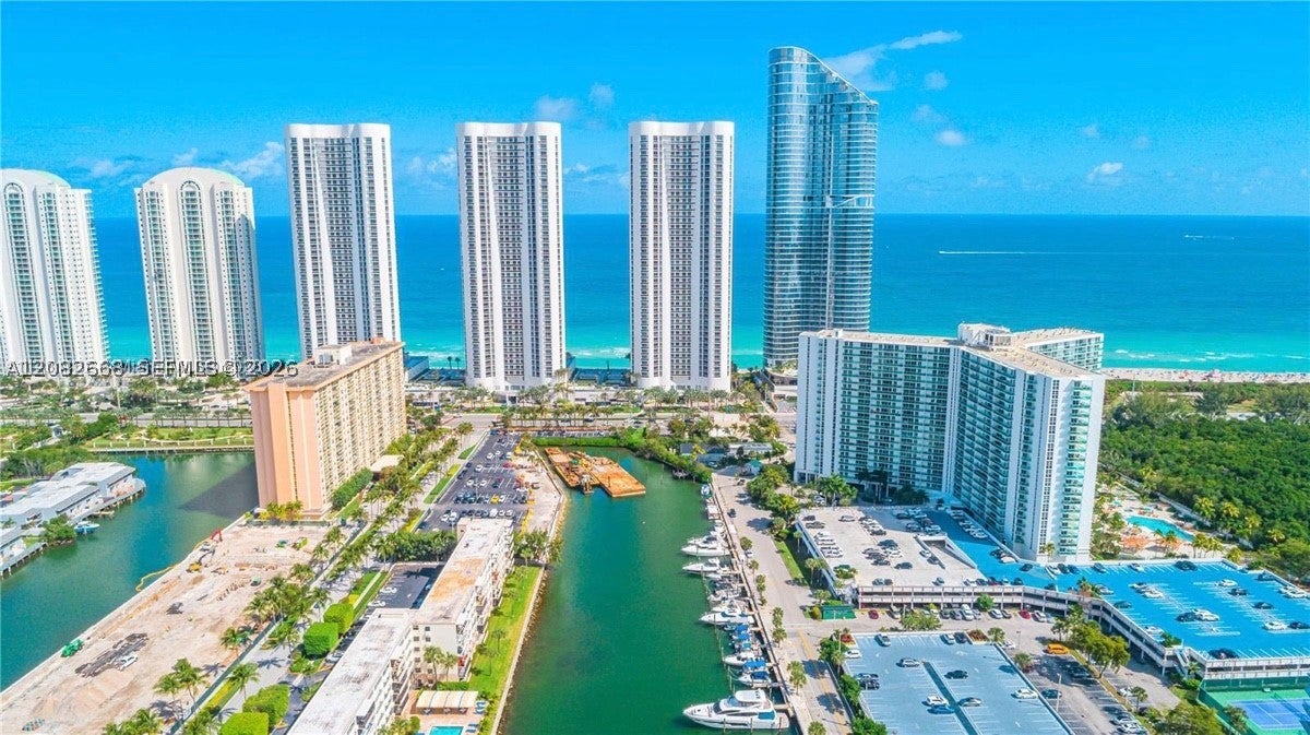 100 Bayview Dr 726