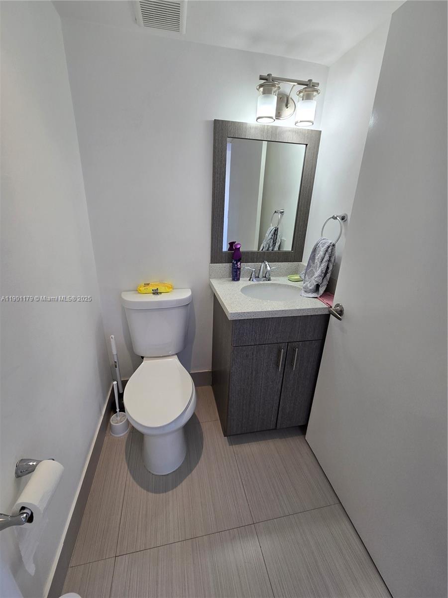 MARINA REAL CONDO NO 5 - Residential Lease