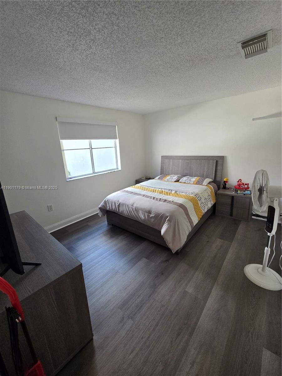 MARINA REAL CONDO NO 5 - Residential Lease