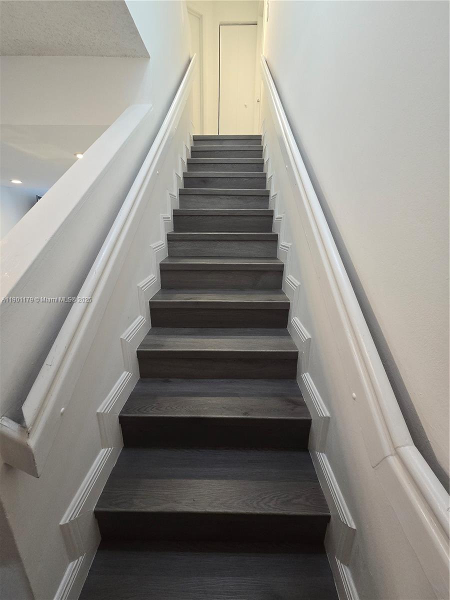 MARINA REAL CONDO NO 5 - Residential Lease