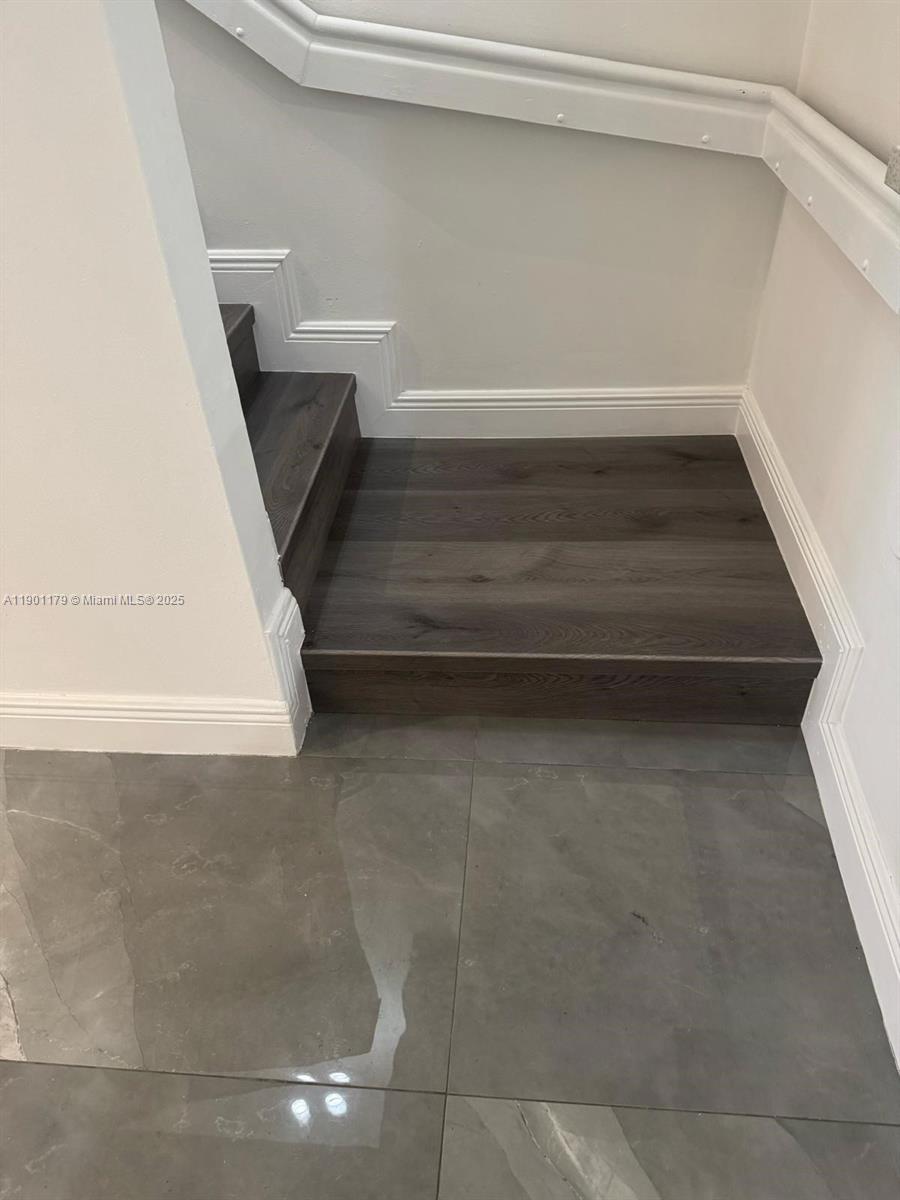 MARINA REAL CONDO NO 5 - Residential Lease