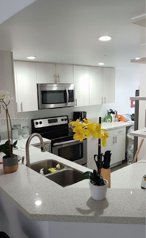 MARINA REAL CONDO NO 5 - Residential Lease