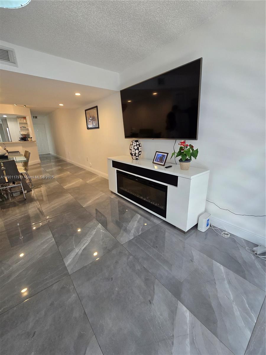 MARINA REAL CONDO NO 5 - Residential Lease