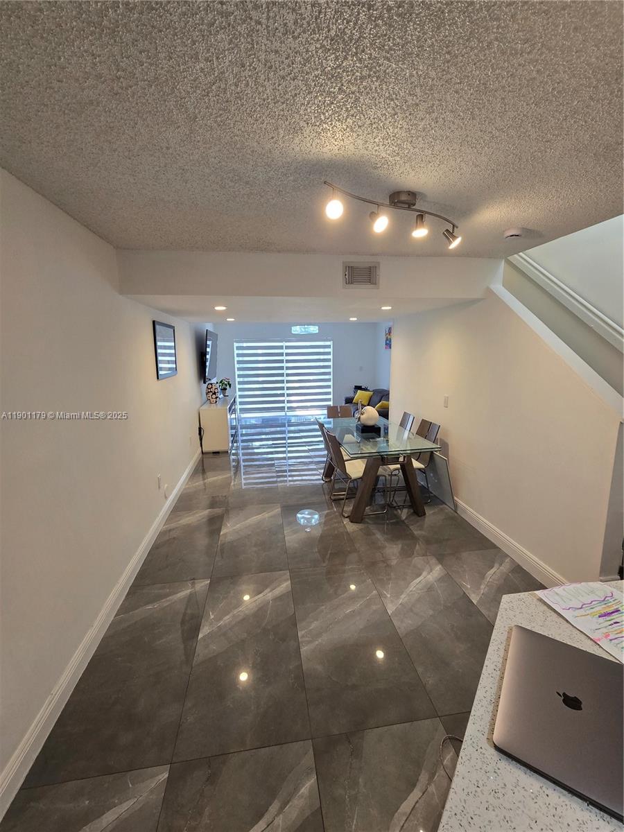 MARINA REAL CONDO NO 5 - Residential Lease