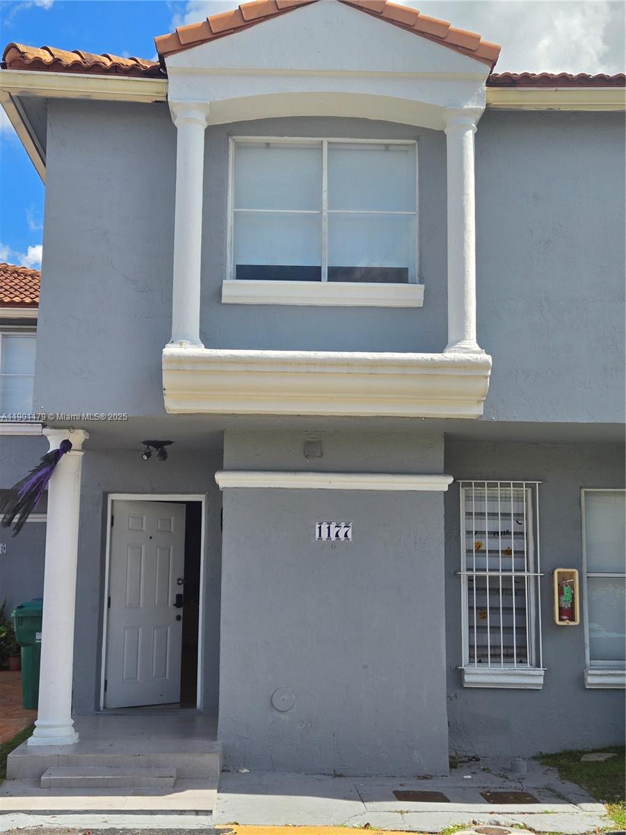 MARINA REAL CONDO NO 5 - Residential Lease