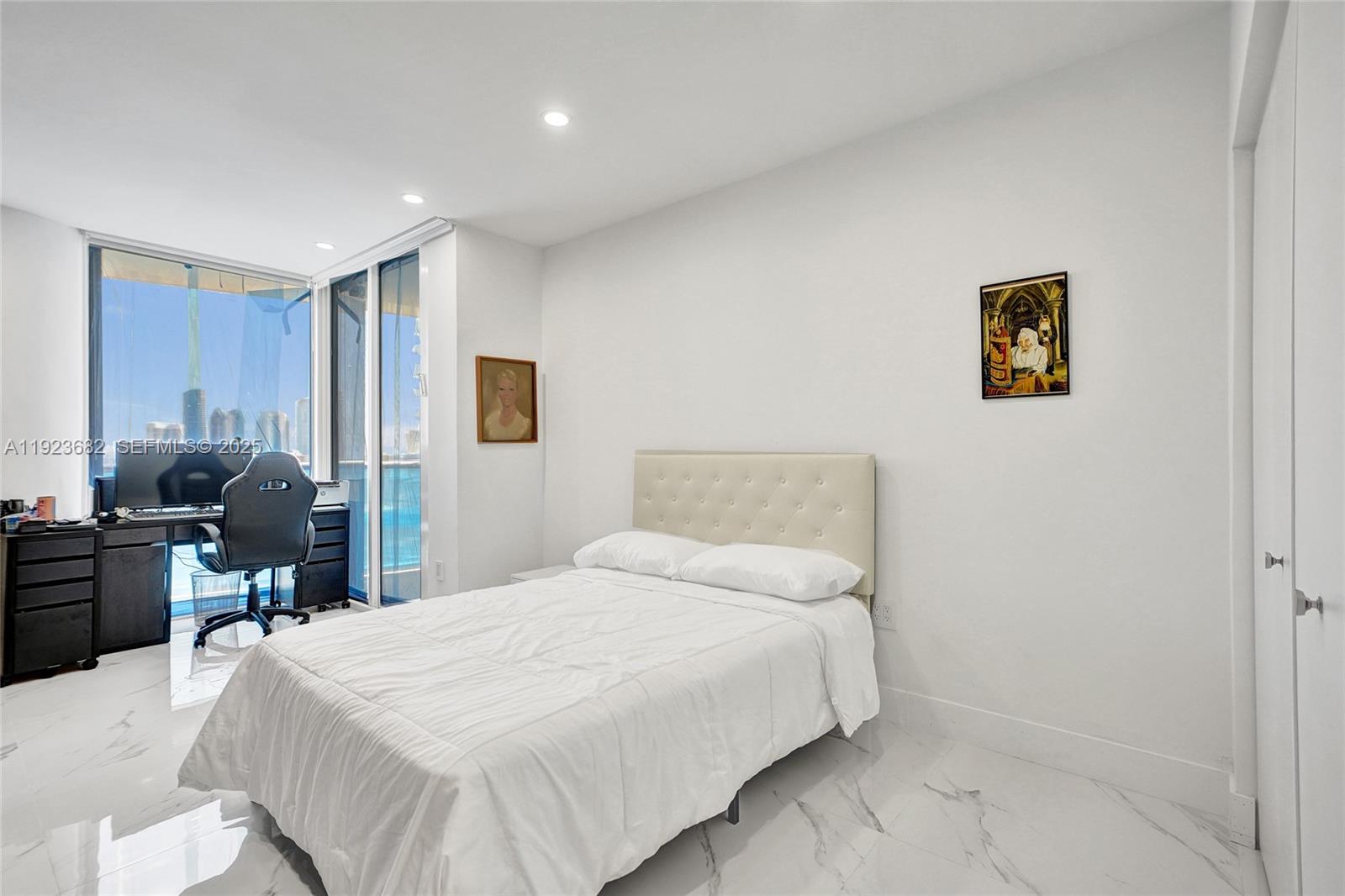 4000 ISL BLVD WILLIAMS IS - Residential