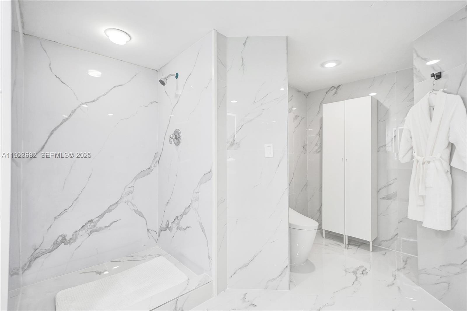 4000 ISL BLVD WILLIAMS IS - Residential