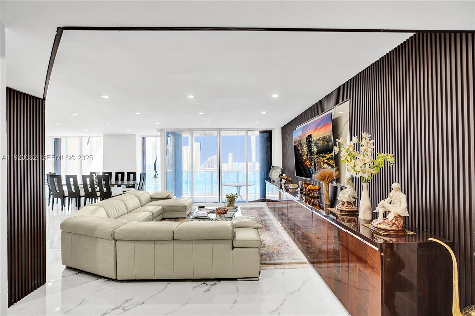 4000 ISL BLVD WILLIAMS IS - Residential