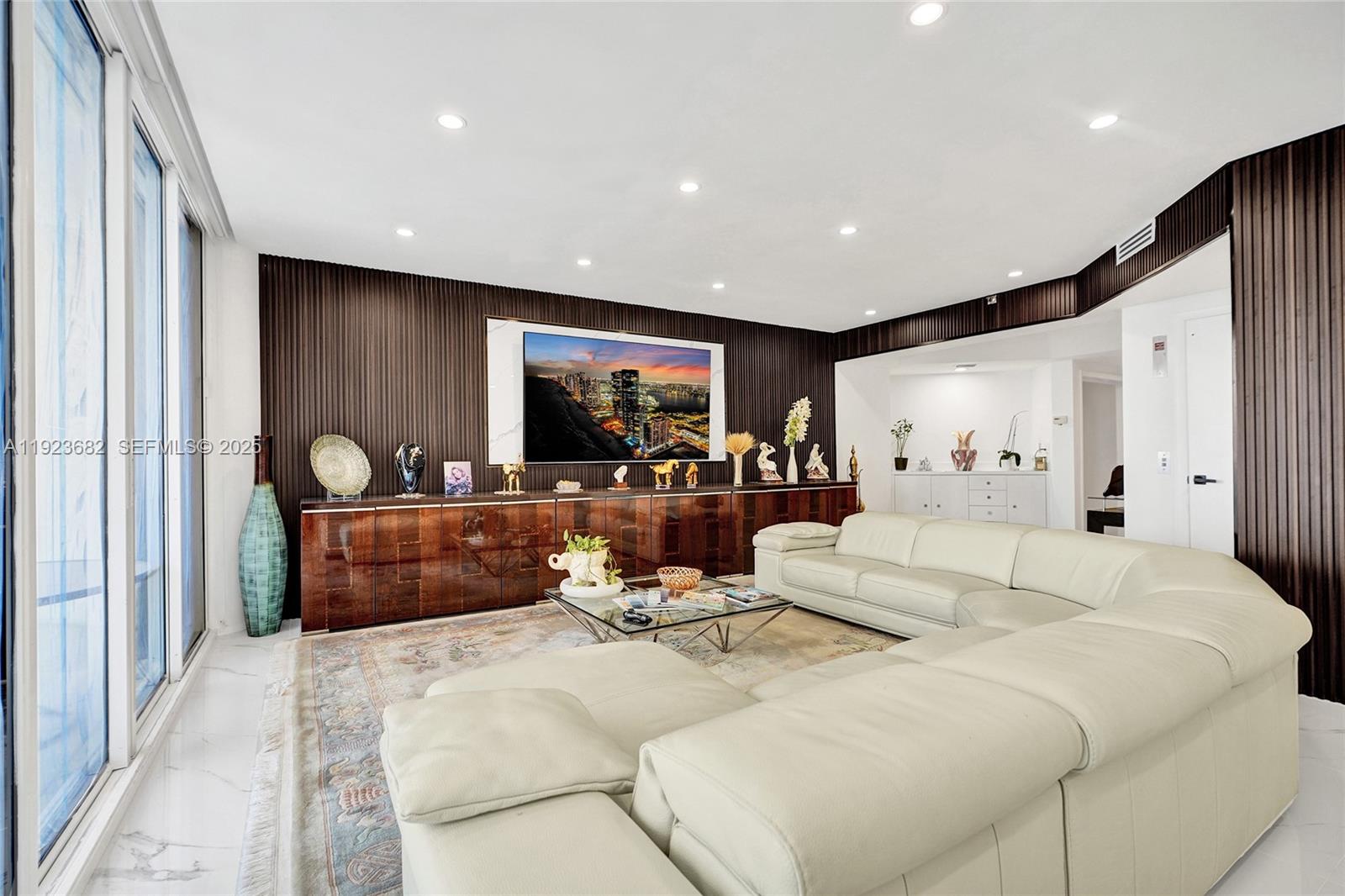 4000 ISL BLVD WILLIAMS IS - Residential