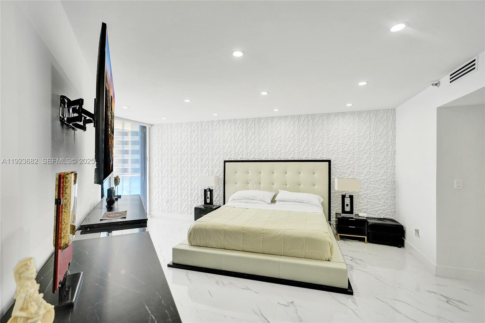 4000 ISL BLVD WILLIAMS IS - Residential