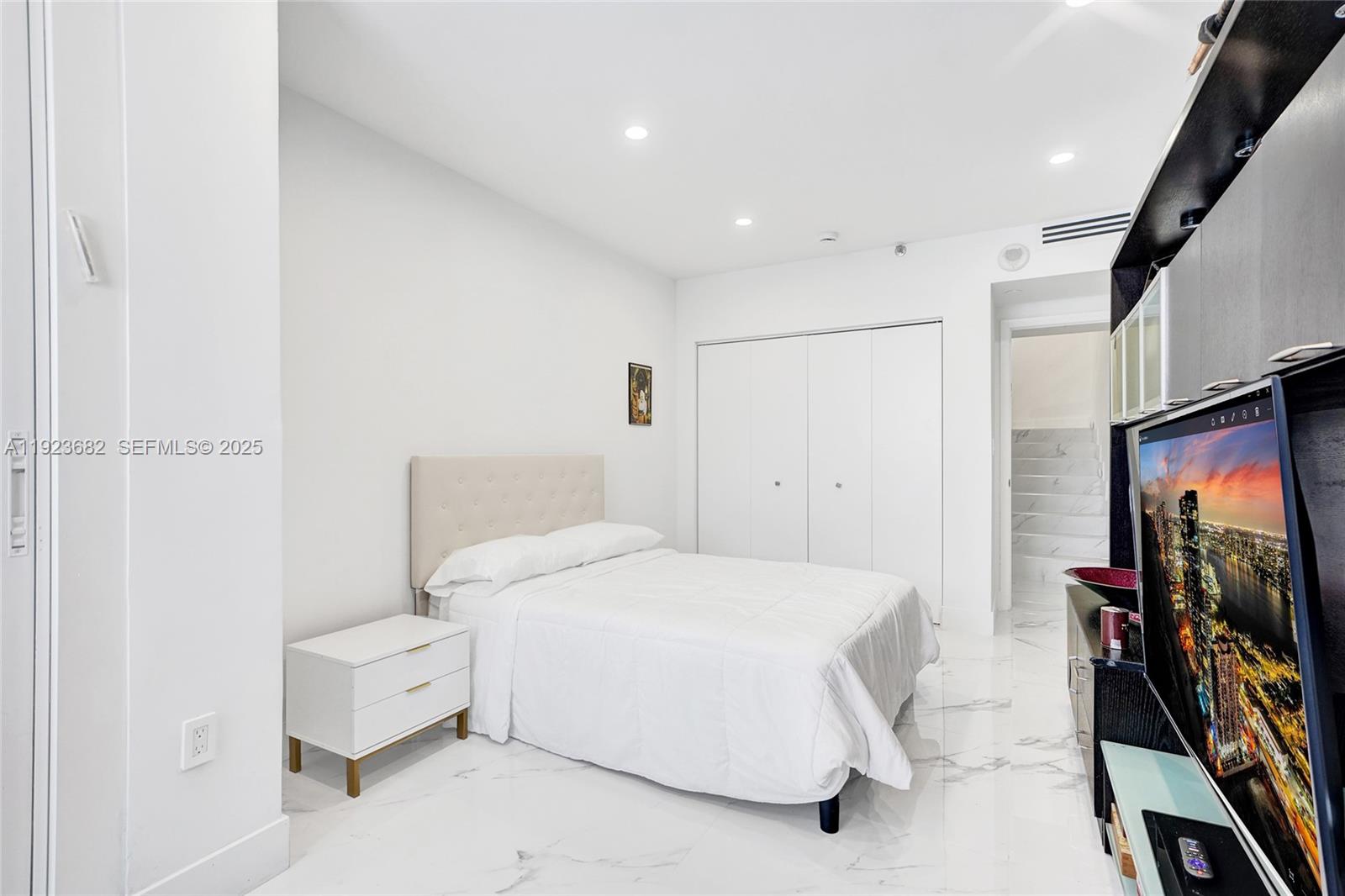 4000 ISL BLVD WILLIAMS IS - Residential