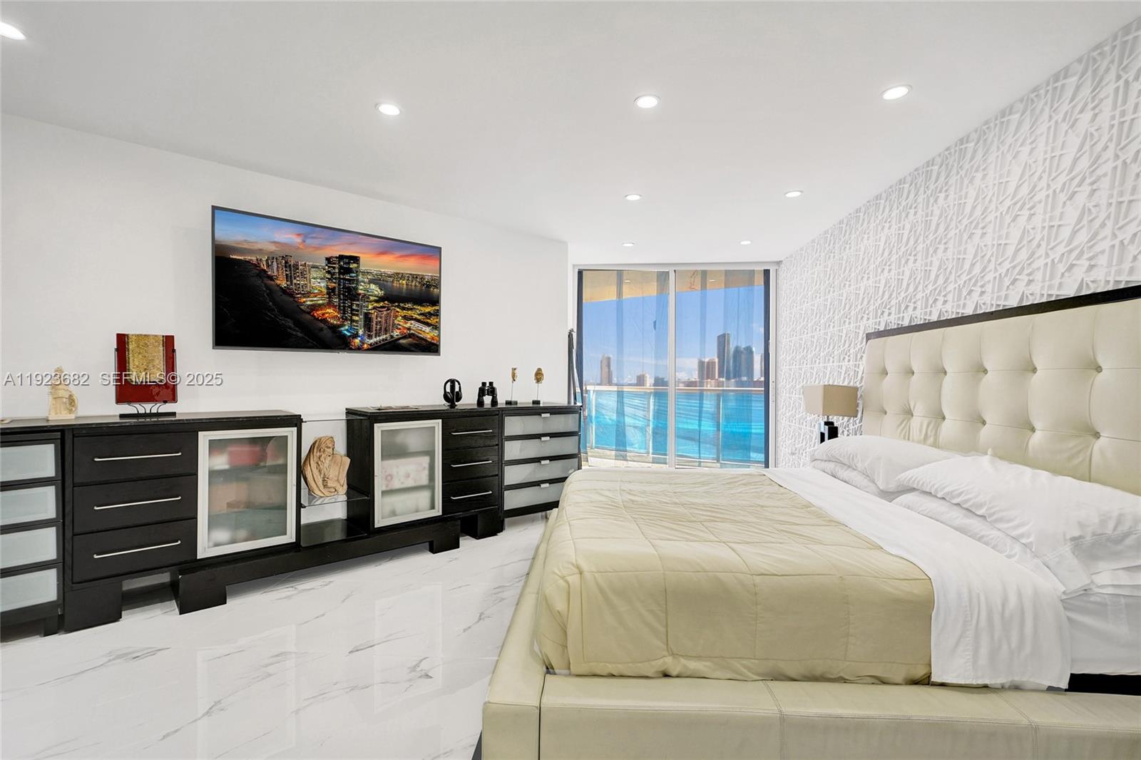 4000 ISL BLVD WILLIAMS IS - Residential