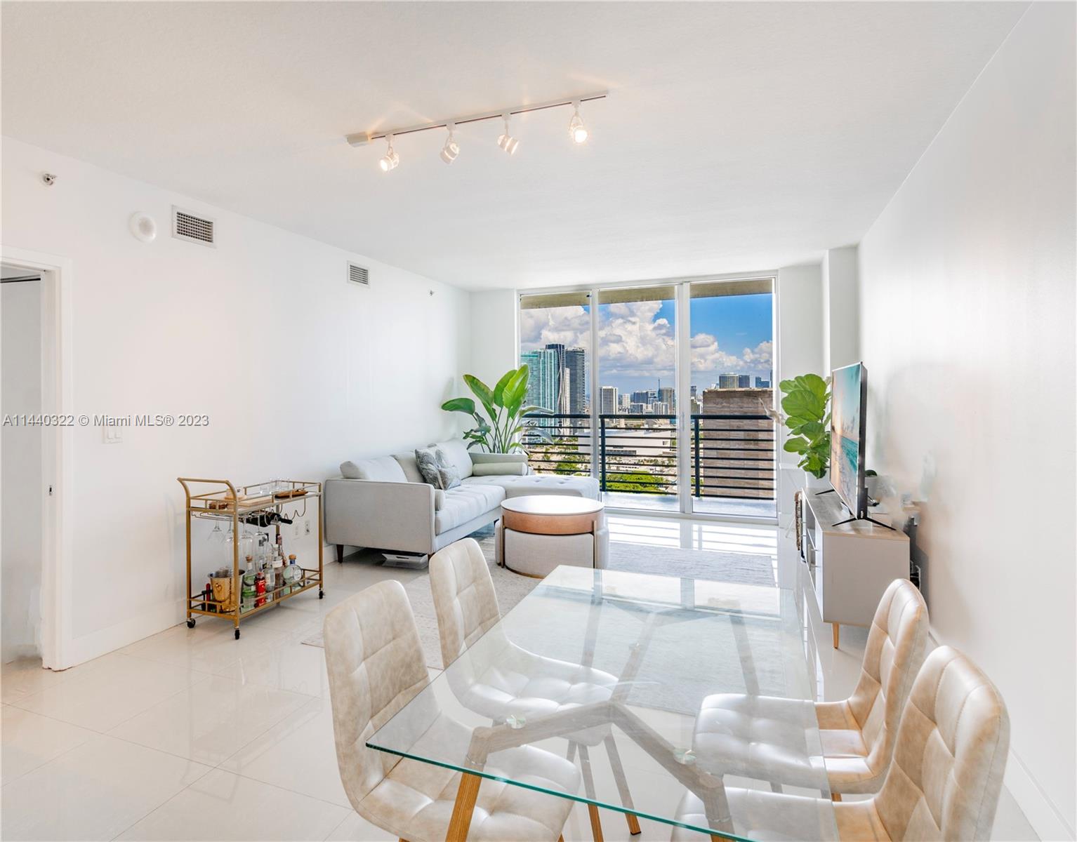 335 S Biscayne Blvd 3900