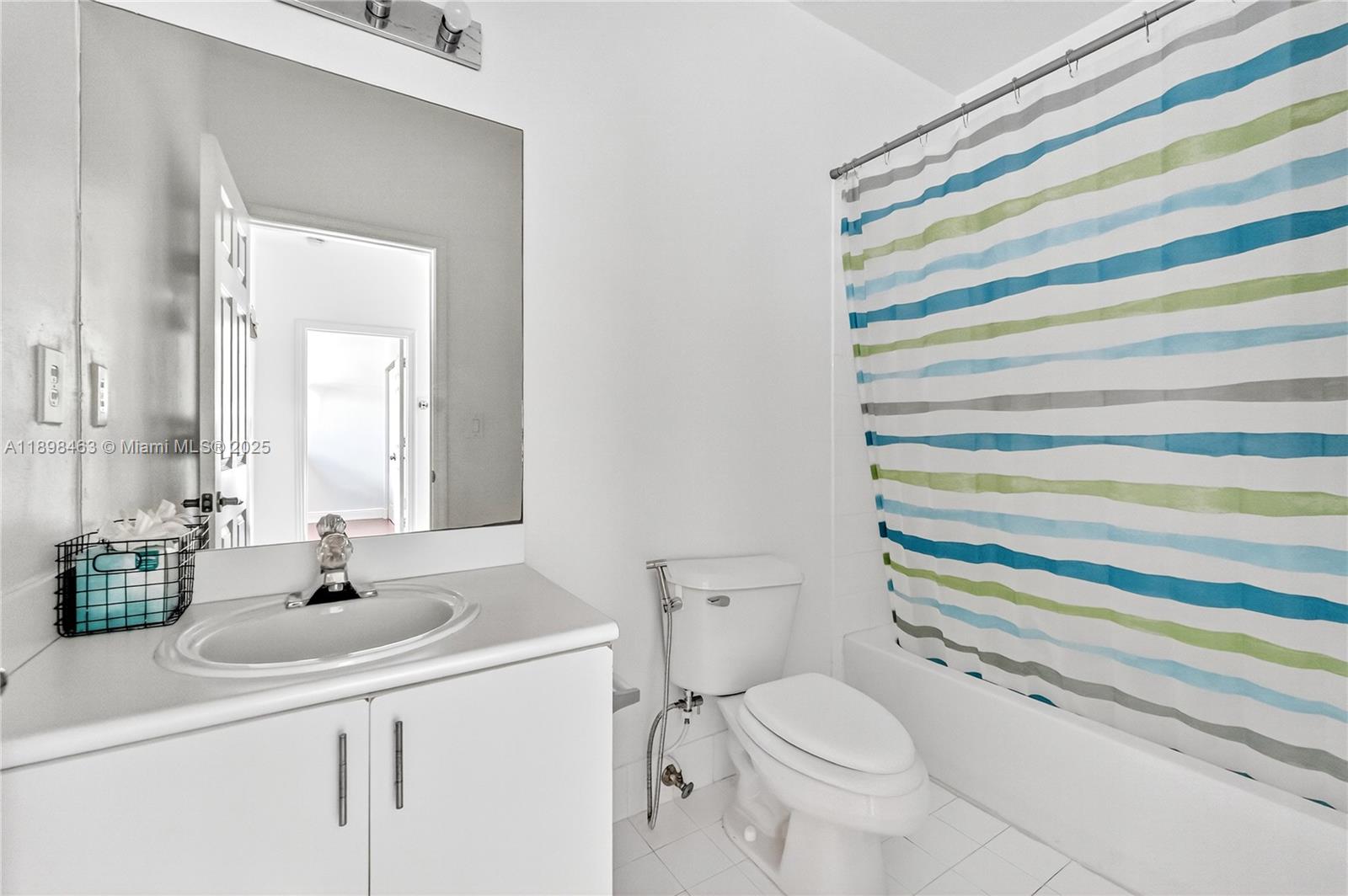 VILLAS DEL CAMPO SUB - Residential Lease