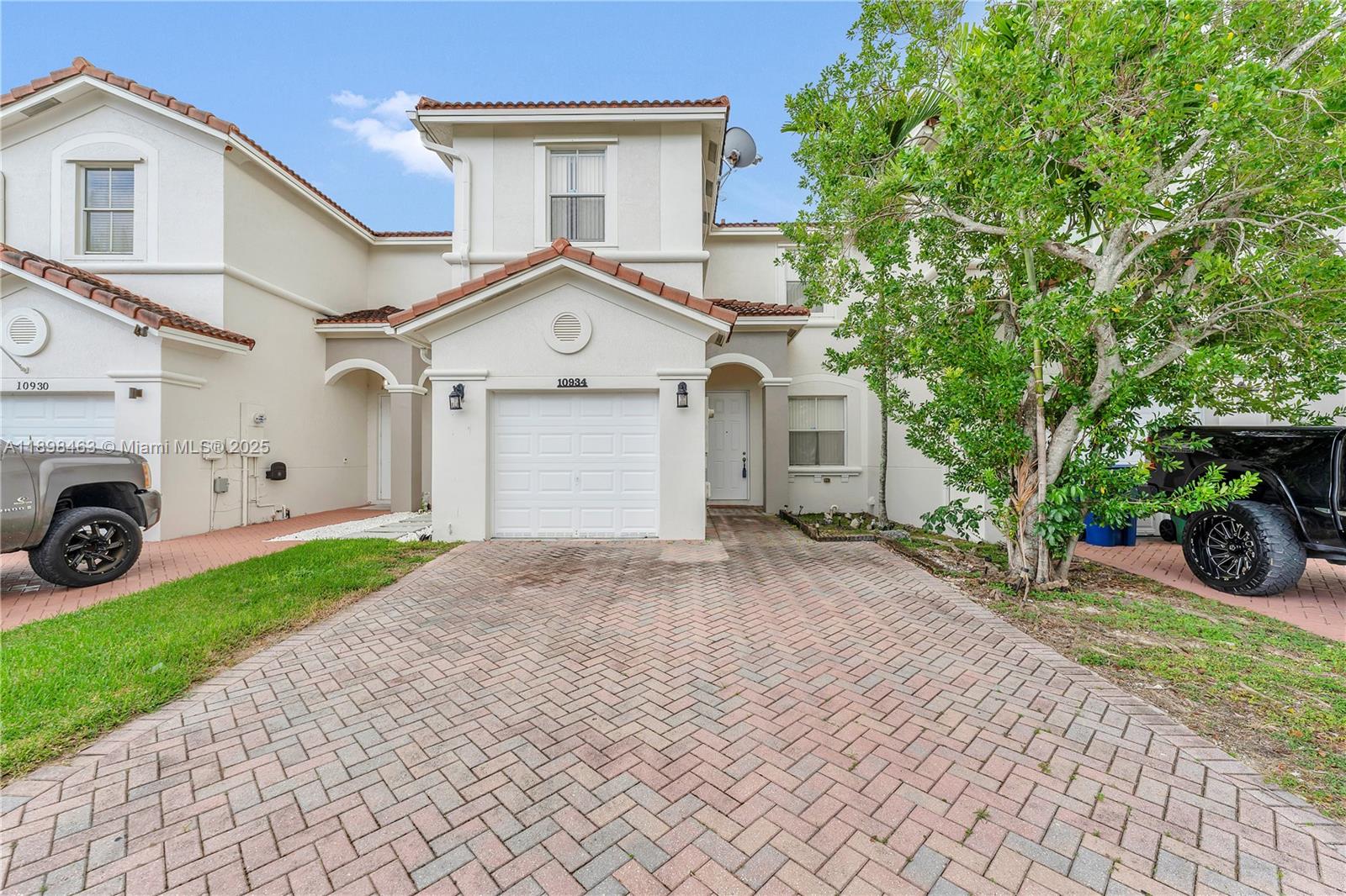 VILLAS DEL CAMPO SUB - Residential Lease