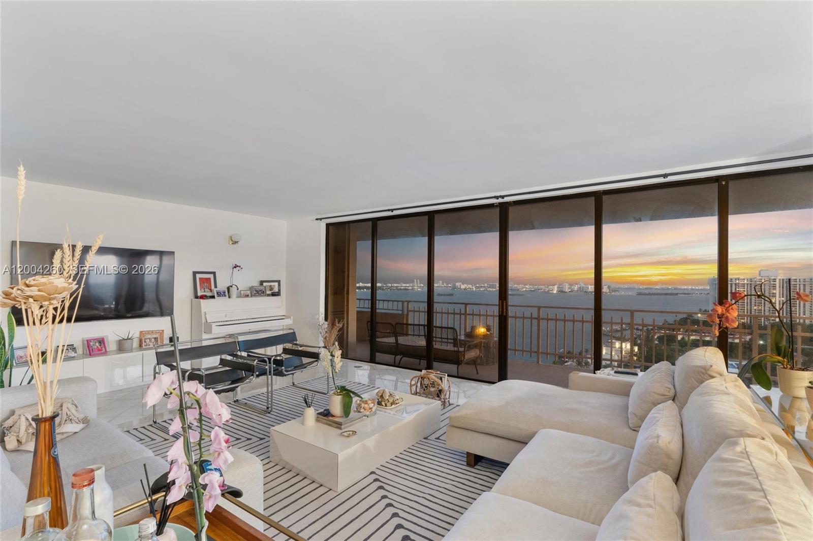 11113 Biscayne Blvd 2051