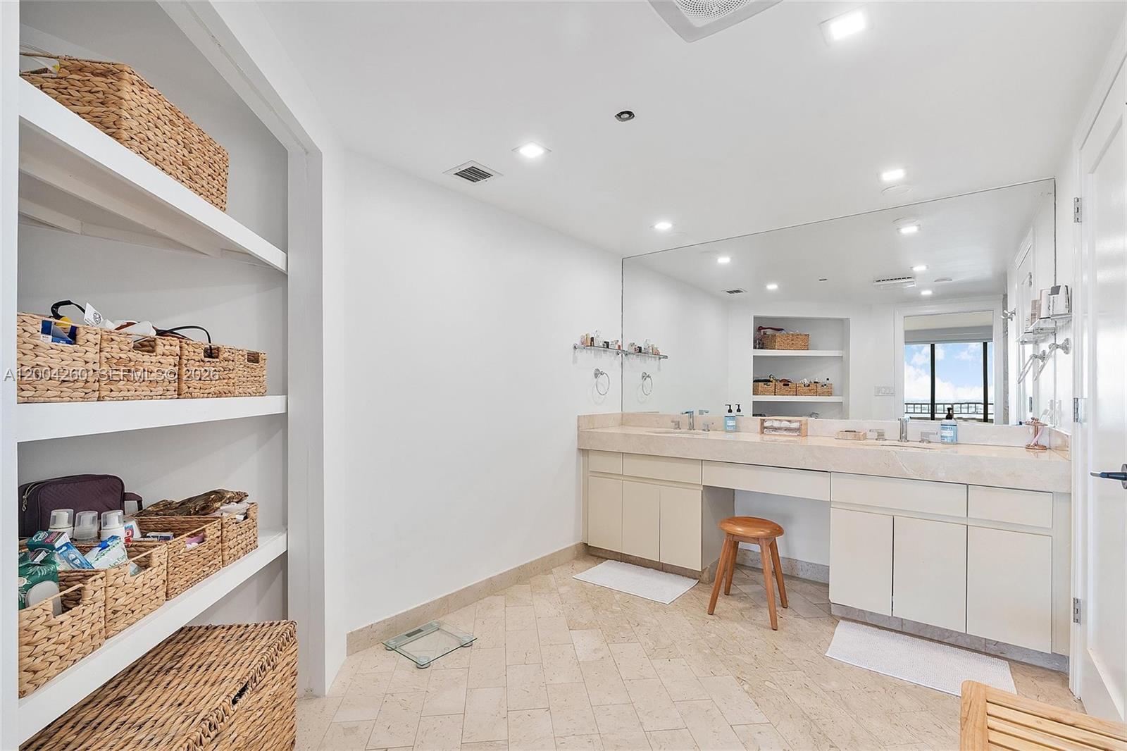 JOCKEY CLUB III CONDO - Residential