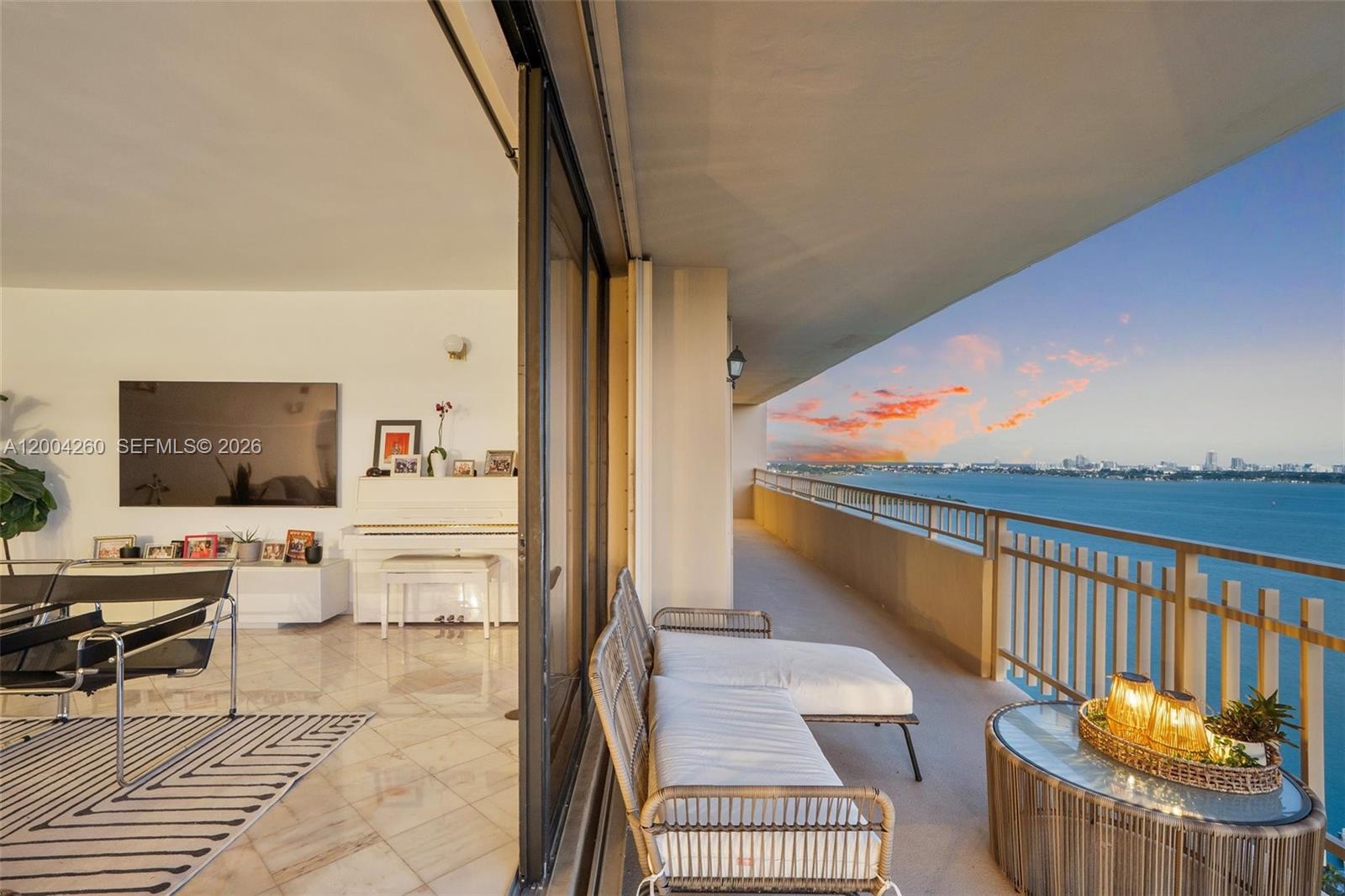 11113 Biscayne Blvd 2051