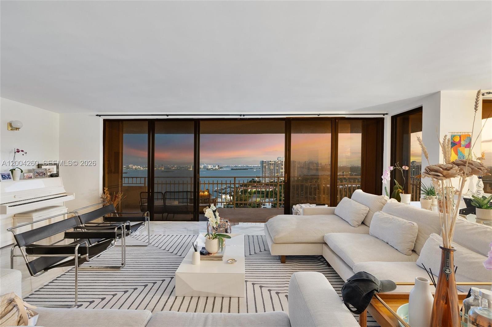 11113 Biscayne Blvd 2051