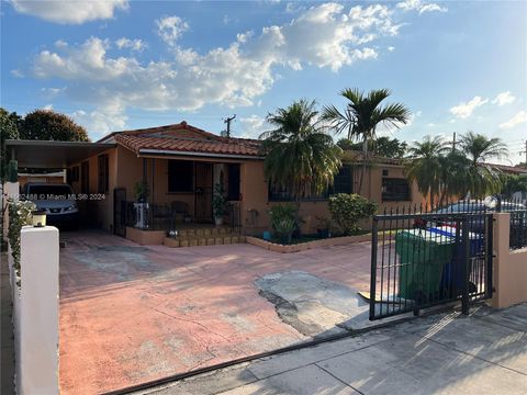 Single Family Residence in Miami FL 4360 1st St St.jpg