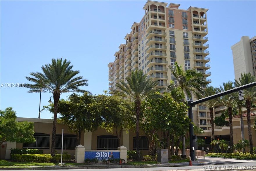JUST REDUCED!!!  GREAT OPPORTUNITY TO OWN AN OCEANFRONT CONDO. HAVE COFFEE ON BALCONY OR POOL AREA AS YOU VIEW THE ENDLESS OCEAN WITH ITS EVER-CHANGING LANDSCAPE. 2 BEDROOM/BATH SUITES, AMAZING KITCHEN WITH TILE FLOORING, BEAUTIFUL CABINETRY W/GRANITE COUNTERTOPS & STAINLESS STEEL APPLIANCES , WOOD THROUGHOUT. RENTALS ALLOWED UP TO 12 TIMES A YEAR! AMENITIES INCLUDE GYM, HEATED POOL, JACUZZI, TENNIS COURT, CLUBHOUSE, BIZ CENTER, SECURITY, CONVENIENT WASHER/DRYER IN UNIT. GREAT ASSOCIATION MANAGEMENT!  VERY EASY TO SHOW.
