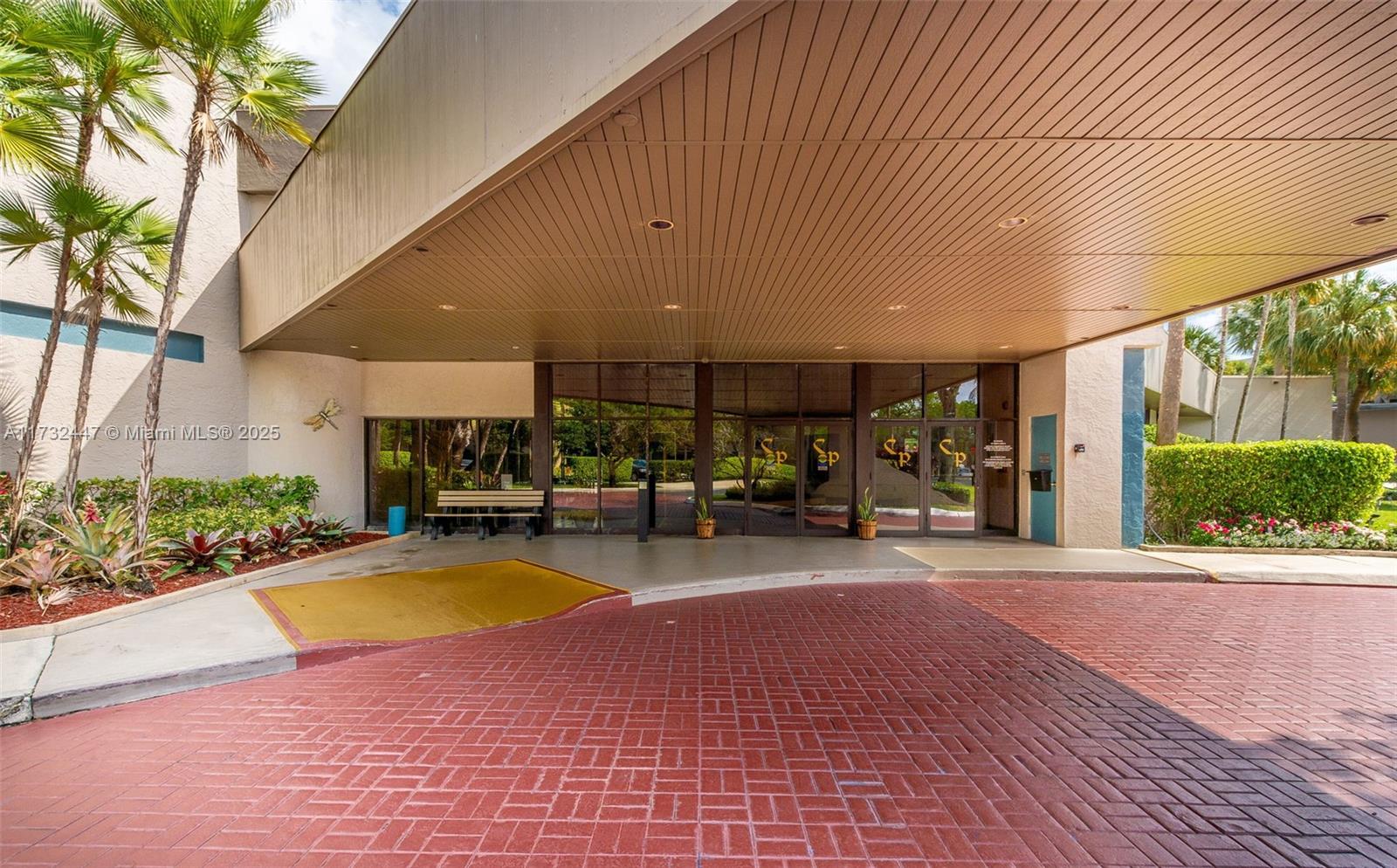 COLONY POINT 3 CONDO - Residential