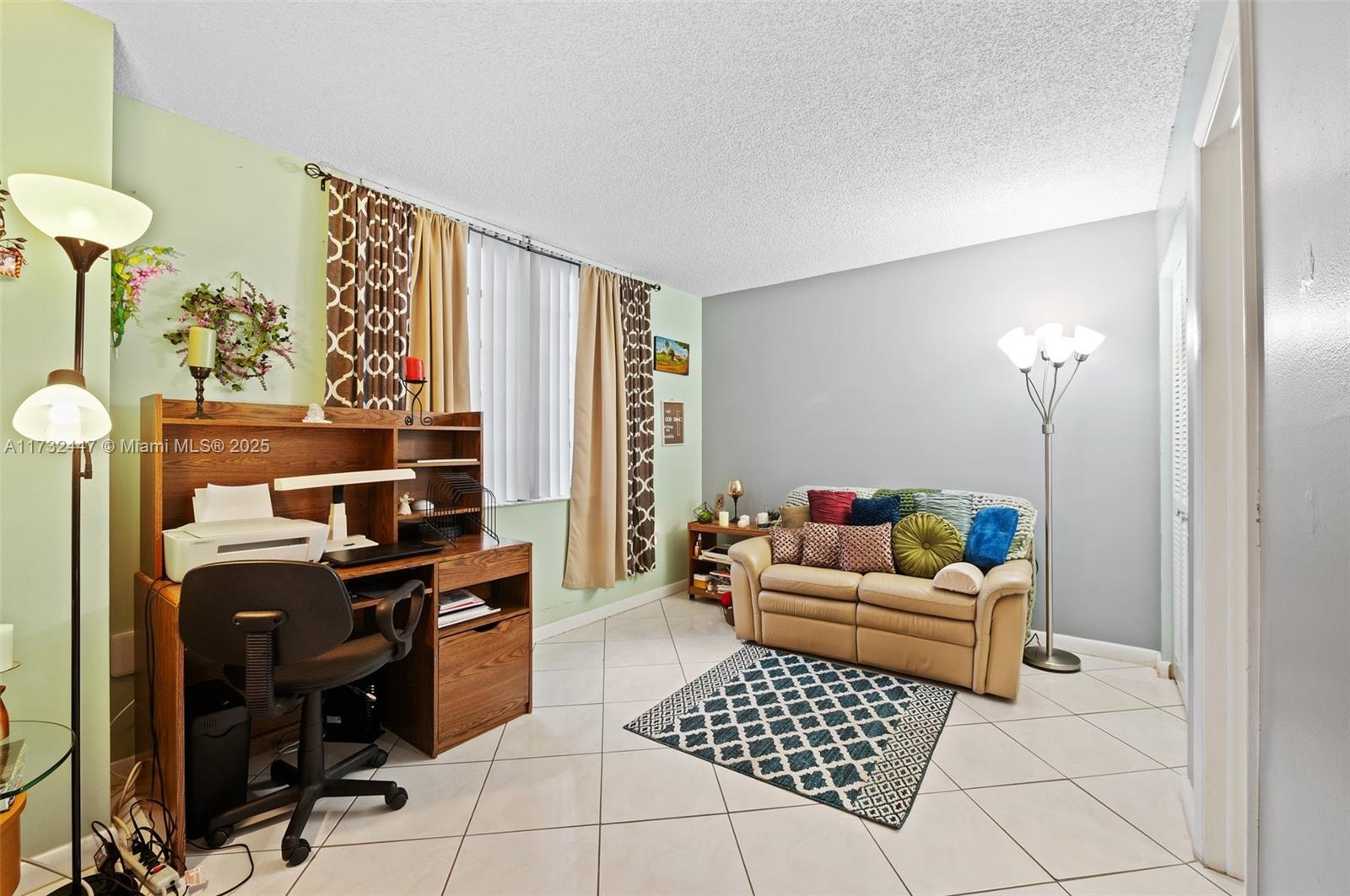 COLONY POINT 3 CONDO - Residential