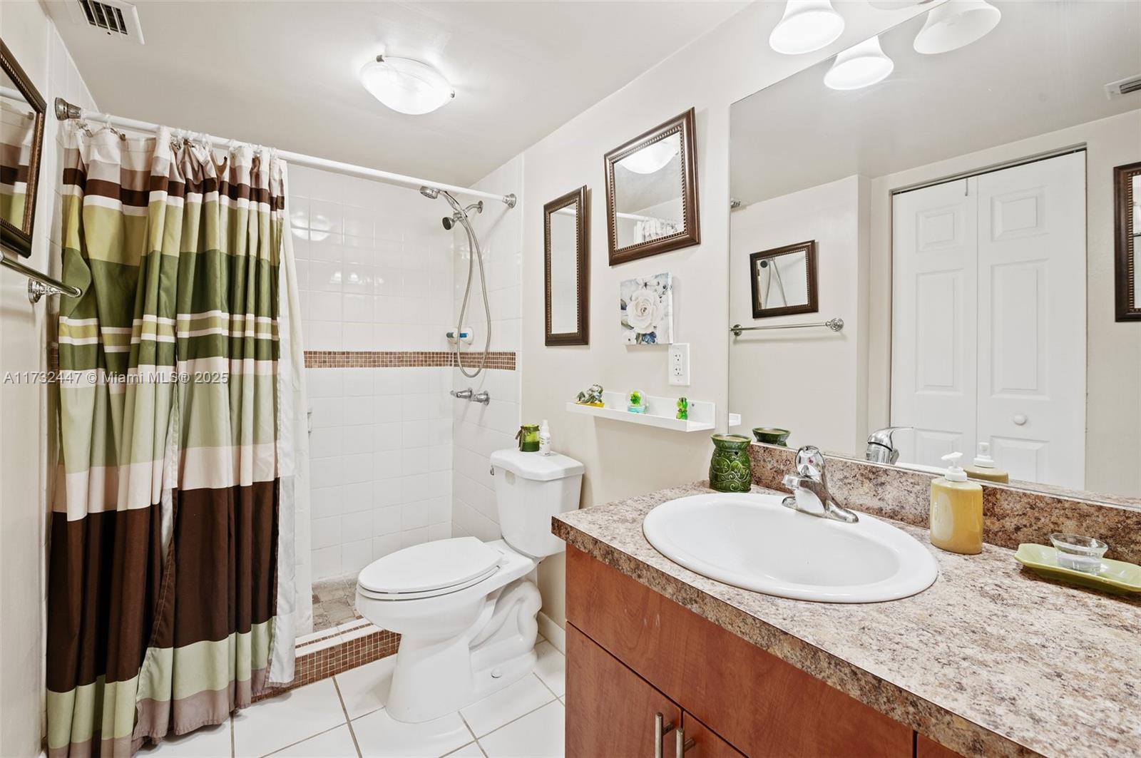 COLONY POINT 3 CONDO - Residential