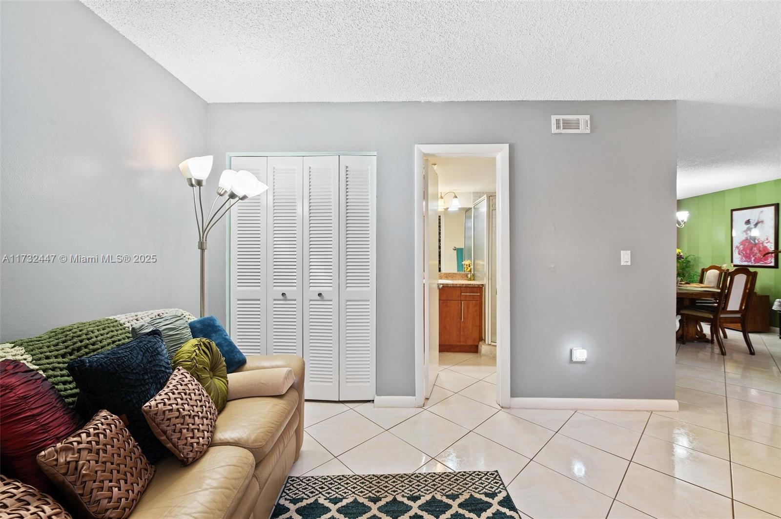 COLONY POINT 3 CONDO - Residential