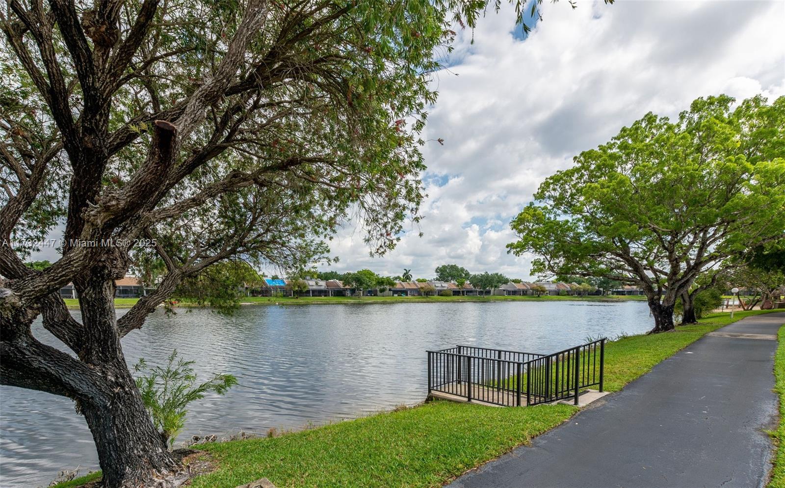 COLONY POINT 3 CONDO - Residential