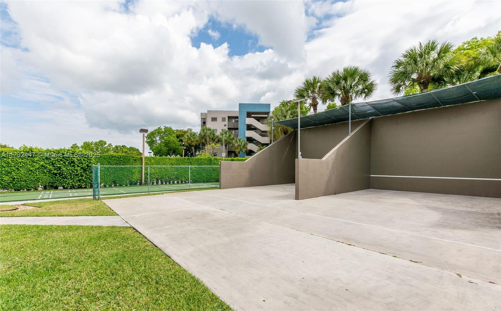 COLONY POINT 3 CONDO - Residential