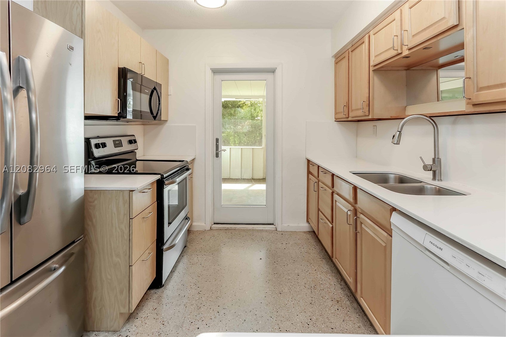 206 NE 5th Ave