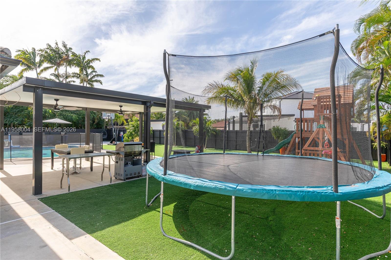 VALENCIA GROVES ESTATES - Residential