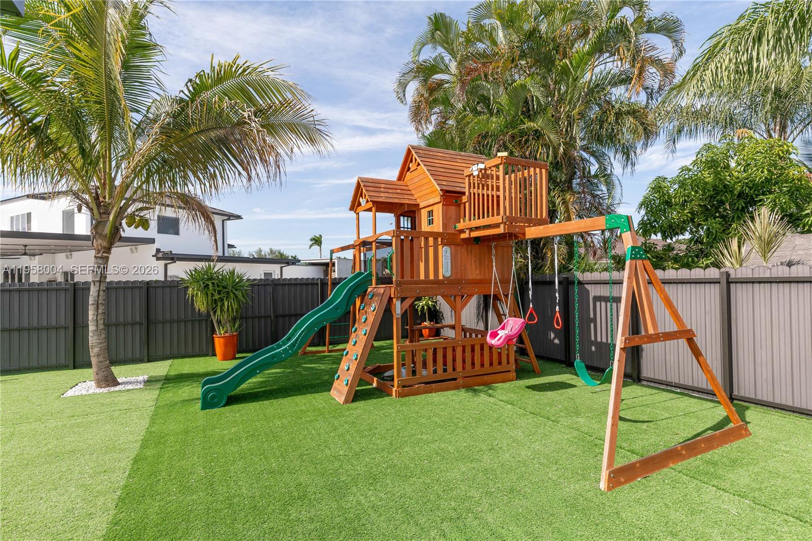 VALENCIA GROVES ESTATES - Residential