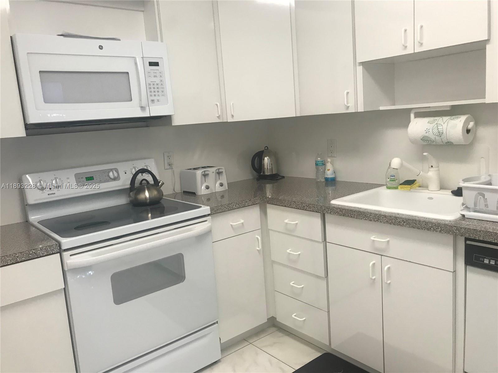 HEMISPHERES CONDO - Residential Lease