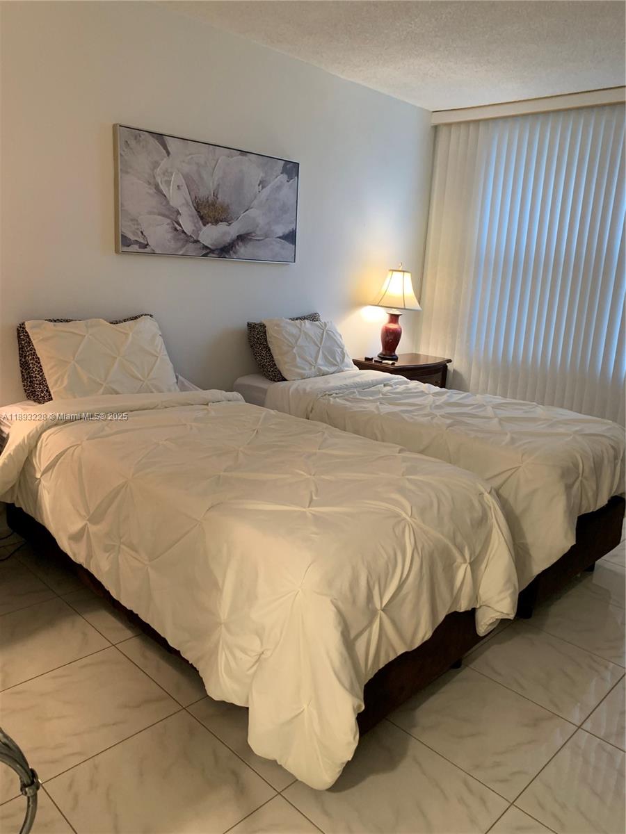 HEMISPHERES CONDO - Residential Lease