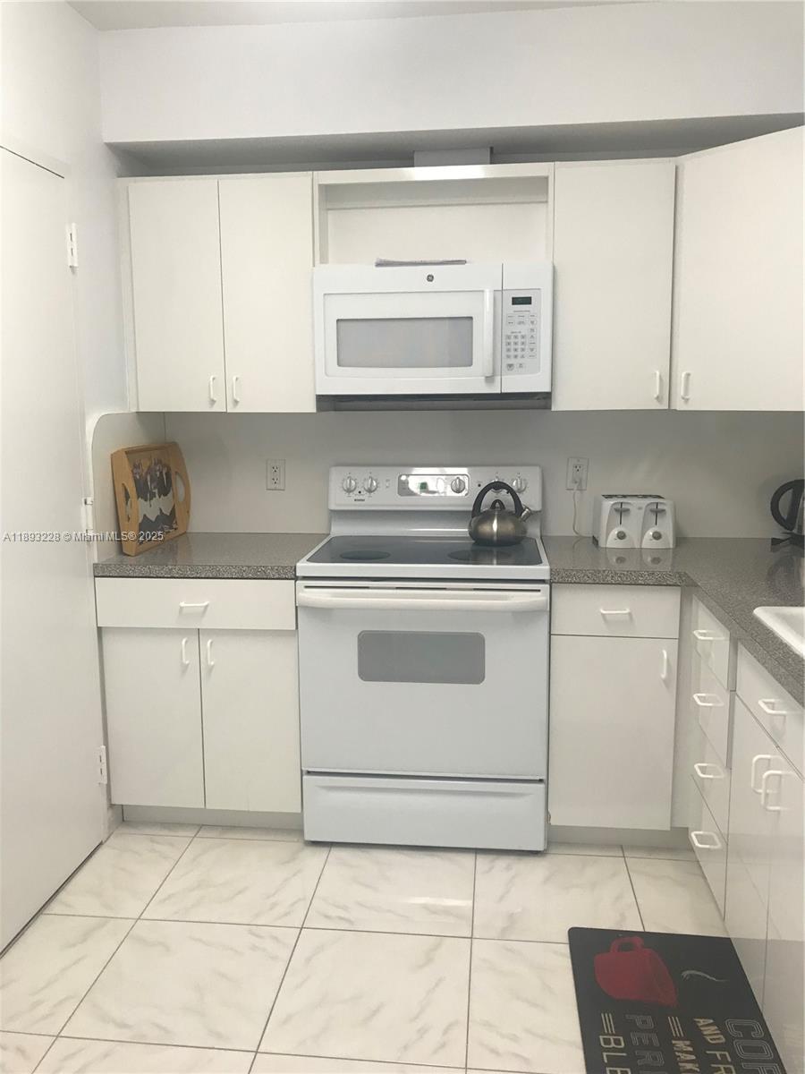 HEMISPHERES CONDO - Residential Lease