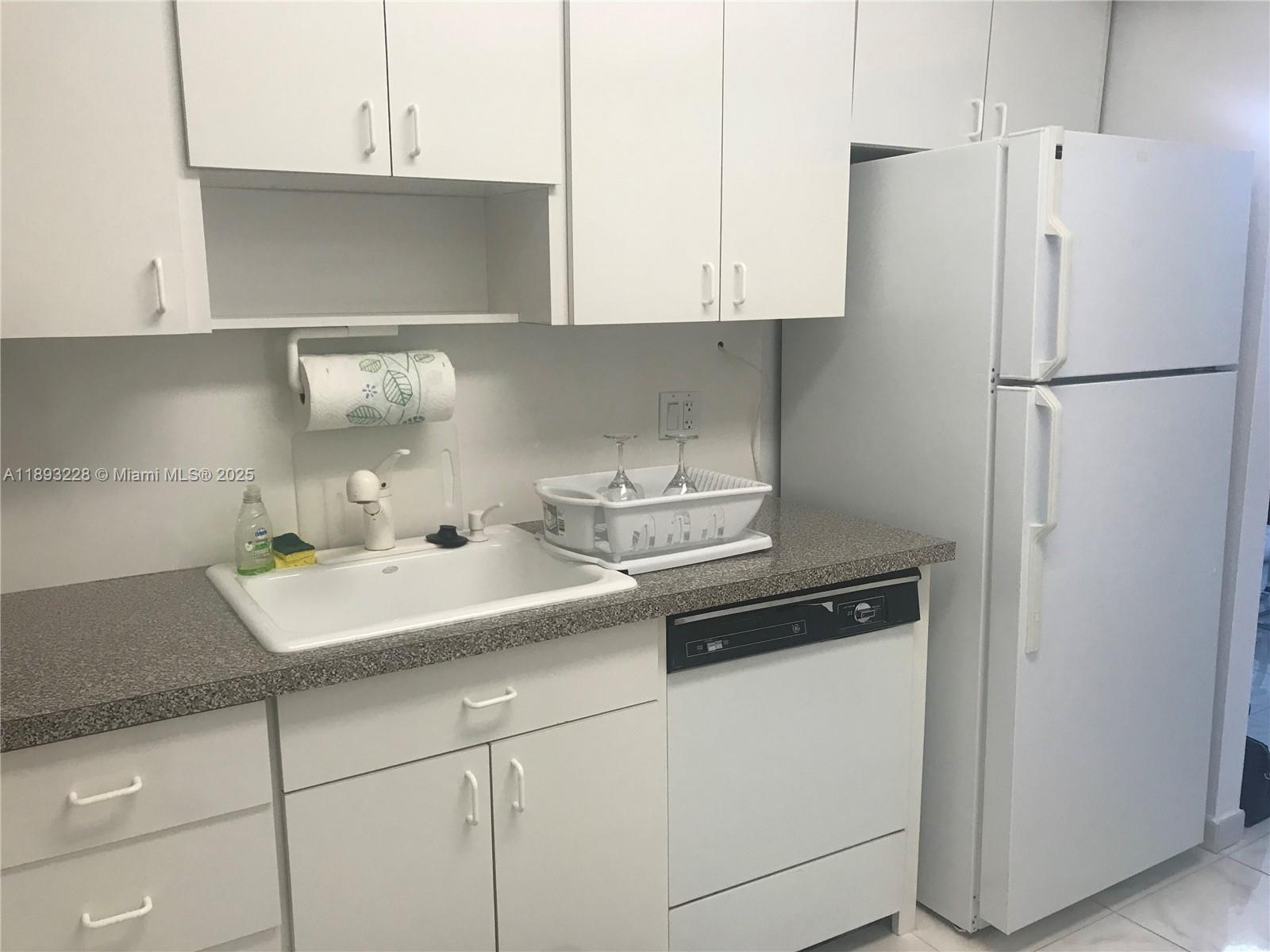 HEMISPHERES CONDO - Residential Lease