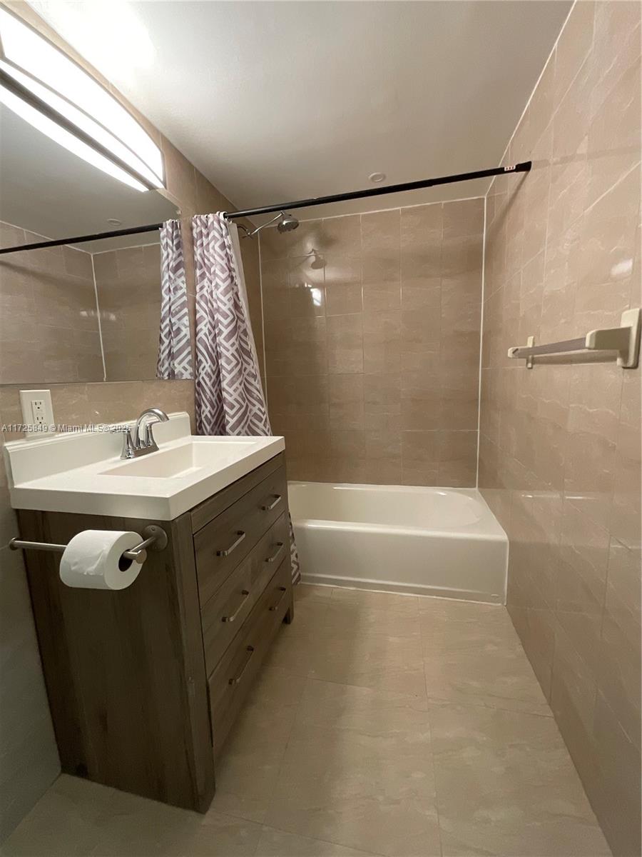 BISCAYNE POINT CONDO - Residential